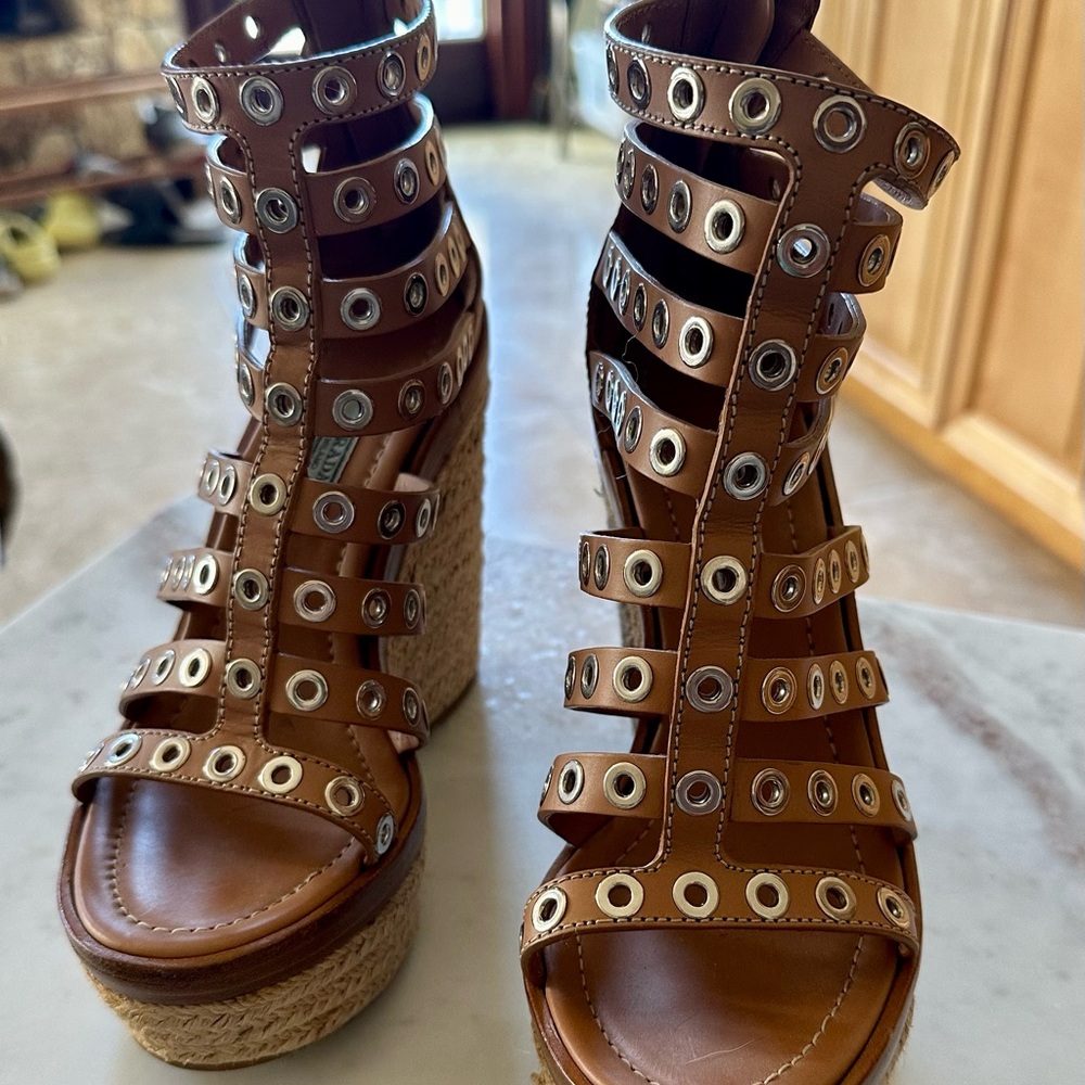 PRADA/ NEW / size 6 1/2
